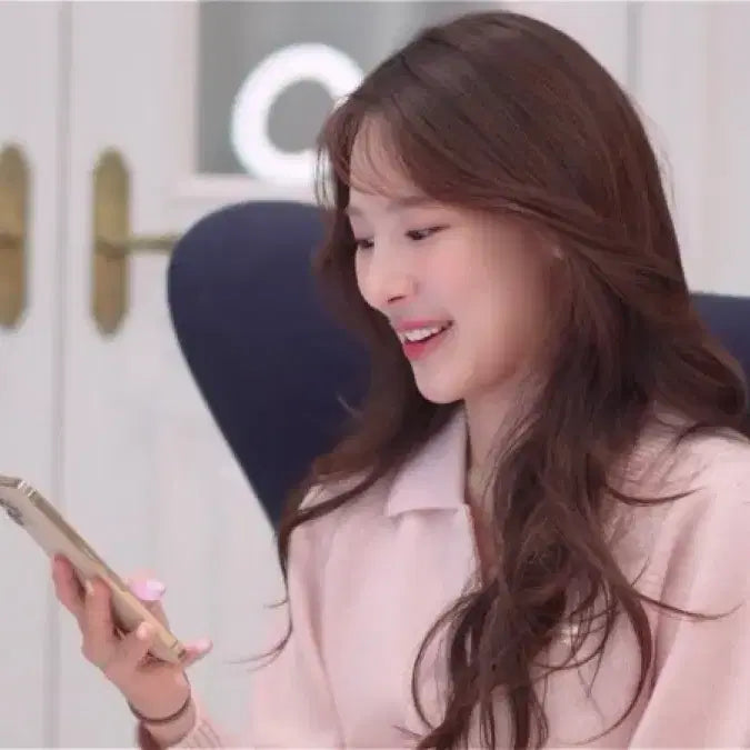[BUNJANG] Nihaun Helena Kara Knit Pink (Worn by Ina Yeon) / [새제품] 니하운 헬레나 카라 니트 핑크 (이나연 착용)
