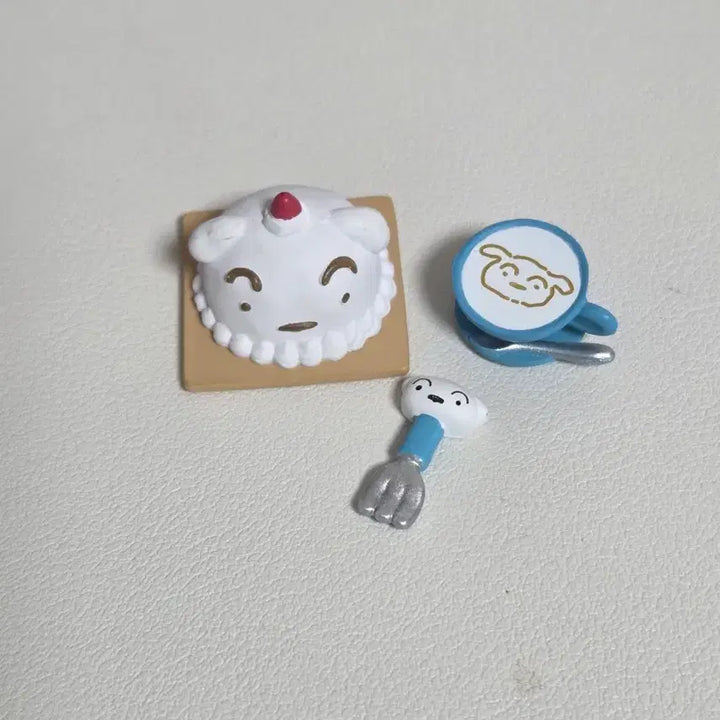 [BUNJANG] Marronnier Friends White Dog Cake, Coffee Cup, Fork Figure Gacha Bundle Set / 흰둥이 케이크,커피잔, 포크 피규어 가챠 일괄