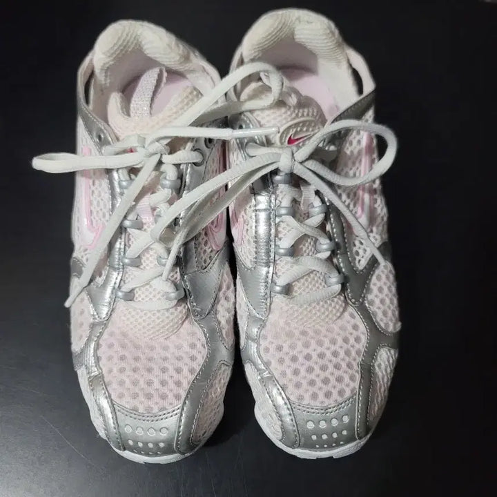 [BUNJANG] Nike Pink/Silver Mesh Athletic Shoes (23.5 cm) / 나이키 핑크/실버 메쉬 운동화(235cm)
