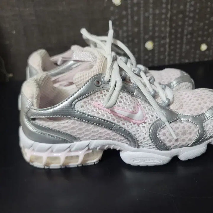 [BUNJANG] Nike Pink/Silver Mesh Athletic Shoes (23.5 cm) / 나이키 핑크/실버 메쉬 운동화(235cm)