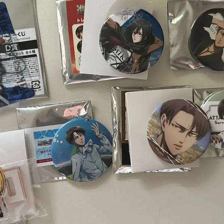 [BUNJANG] Attack on Titan Merchandise Bundle Set / 일괄) 진격거 진격의 거인 굿즈 판매합니다