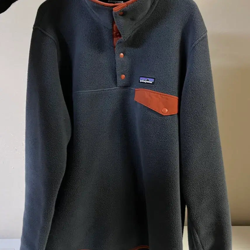 [SOLD OUT] 파타고니아 신칠라 스몰더 블루 버니쉬드 레드
