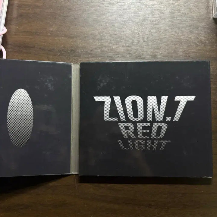 [BUNJANG] Zion.T Red Light Album (Unsealed) / 자이언티 앨범