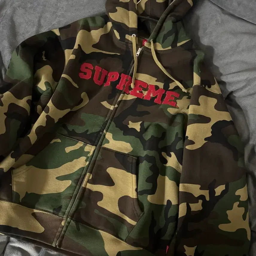 [BUNJANG] Supreme Camo Fleece Full Zip Hoodie / 슈프림 카모 플리스 후드 집업