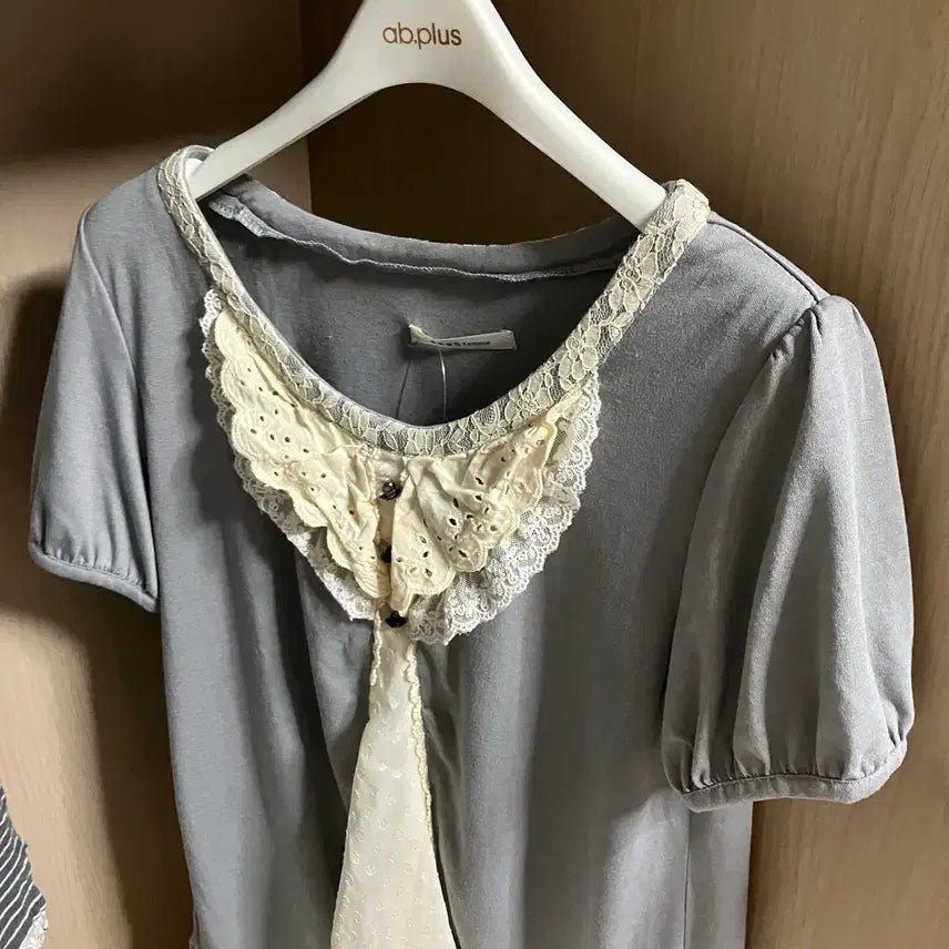 [BUNJANG] Axis Farm Short Sleeve Blouse / 엑시즈팜 반팔 블라우스
