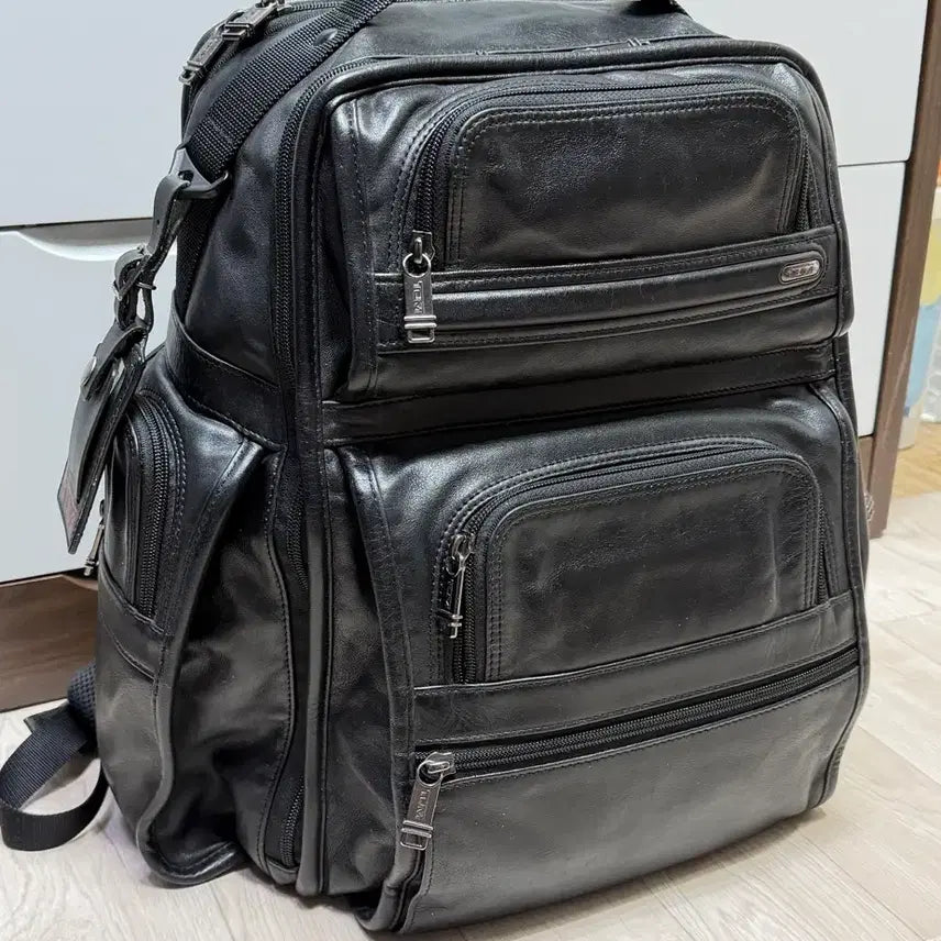 [BUNJANG] TUMI T-Pass Leather Backpack / 투미(TUMI) 티패스 가죽 백팩