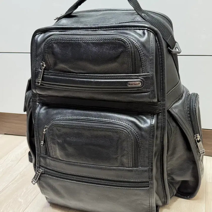 [BUNJANG] TUMI T-Pass Leather Backpack / 투미(TUMI) 티패스 가죽 백팩