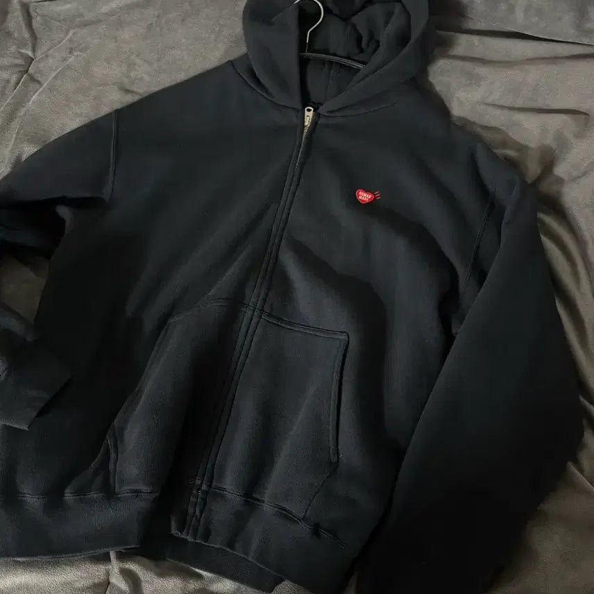 [BUNJANG] Human Made Heart Embroidery Navy Hoodie Zip-Up / HUMAN MADE 하트 자수 네이비 후드집업
