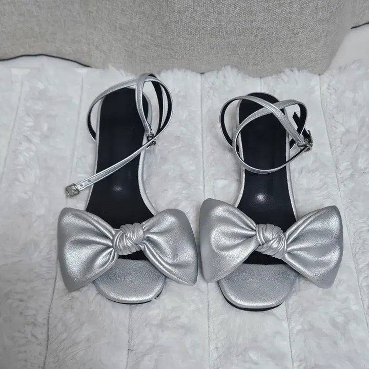 [BUNJANG] Sobojehwa Silver Ribbon Sandals (225) / 새상품 실버 리본 샌들