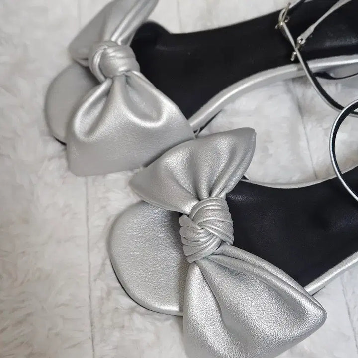 [BUNJANG] Sobojehwa Silver Ribbon Sandals (225) / 새상품 실버 리본 샌들