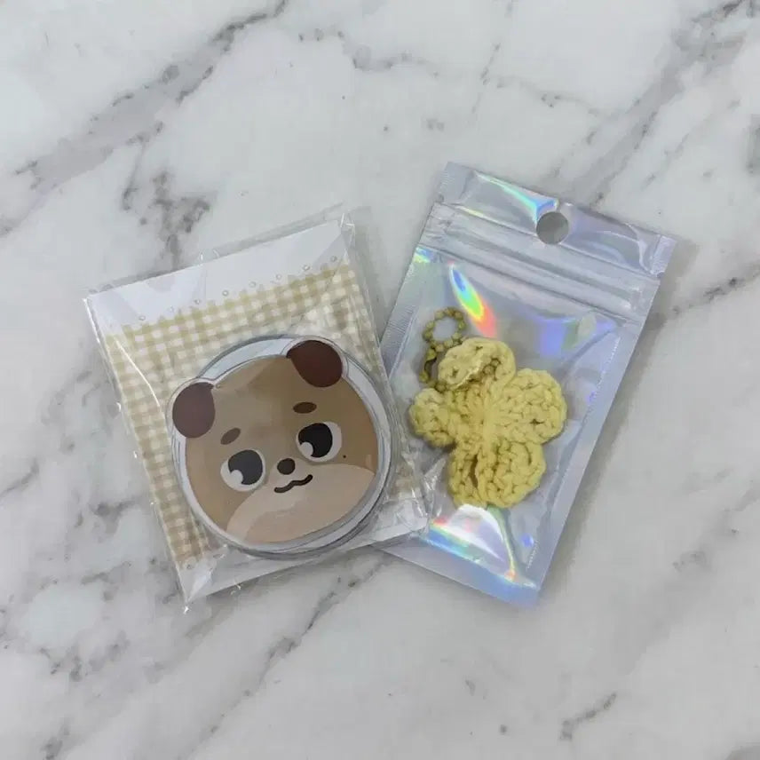 [BUNJANG] DAY6 Dowoon Denimals MagSafe Smart Tok &amp; Four-Leaf Clover Knit Keychain Yellow / 데이식스 데니멀즈 도운 돈 맥세이프 스마트톡&amp;네잎 뜨개 키링 옐로우