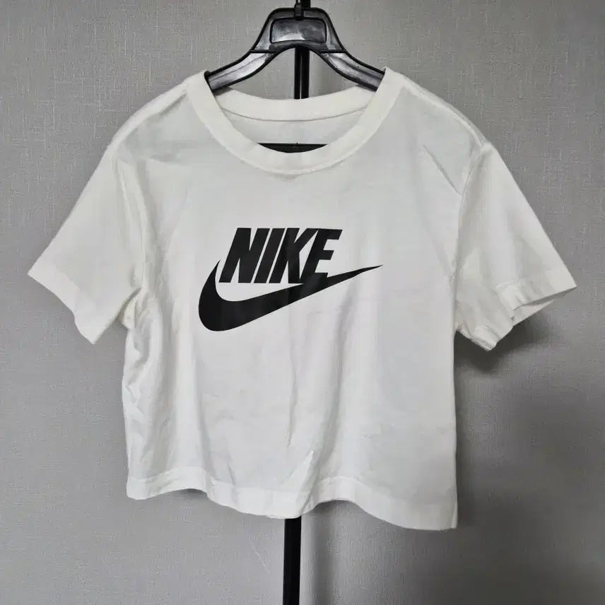 [BUNJANG] Nike Sportswear Essential Crop T-Shirt Size S / 나이키 S 크롭 반팔 라운드티셔츠 W-반팔-160