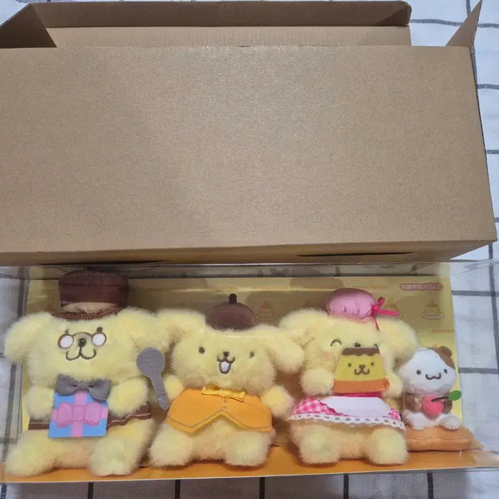 [BUNJANG] Sanrio Pompompurin 30th Anniversary Doll Set Mini Nui Family Set (First Edition, Authentic) / (미래봉 초판 정품)산리오 폼폼푸린 30주년 인형 세트 미니누이 가족세트