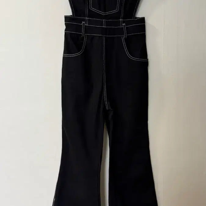[BUNJANG] Kalieddie Black Stitching Bootcut Jumpsuit / 캘리에디 감각적인 부츠컷 멜빵바지 점프수트 55 정가 239,000원