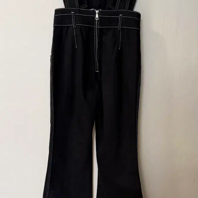 [BUNJANG] Kalieddie Black Stitching Bootcut Jumpsuit / 캘리에디 감각적인 부츠컷 멜빵바지 점프수트 55 정가 239,000원