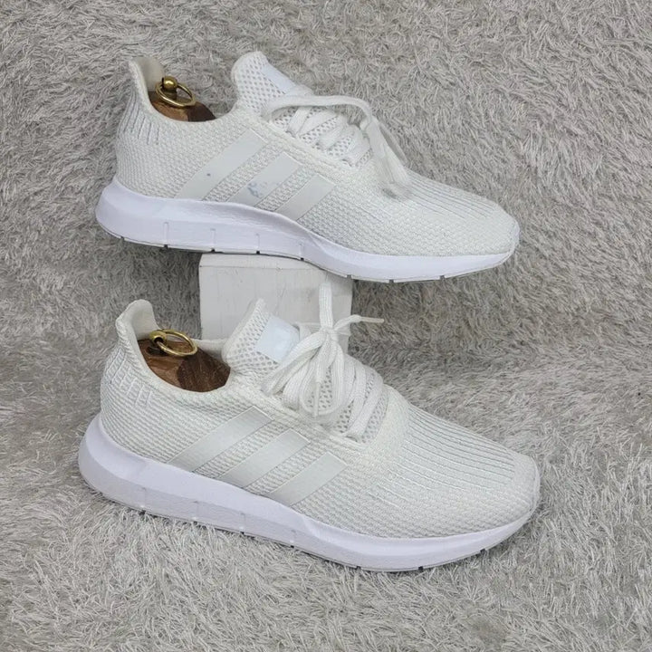 [BUNJANG] Adidas Swift Run Sneakers / 구제짱짱맨 255 아디다스 스위프트 런 스니커즈