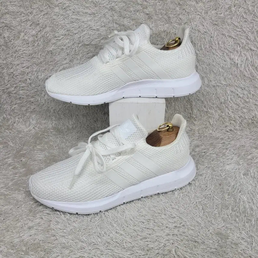 [BUNJANG] Adidas Swift Run Sneakers / 구제짱짱맨 255 아디다스 스위프트 런 스니커즈