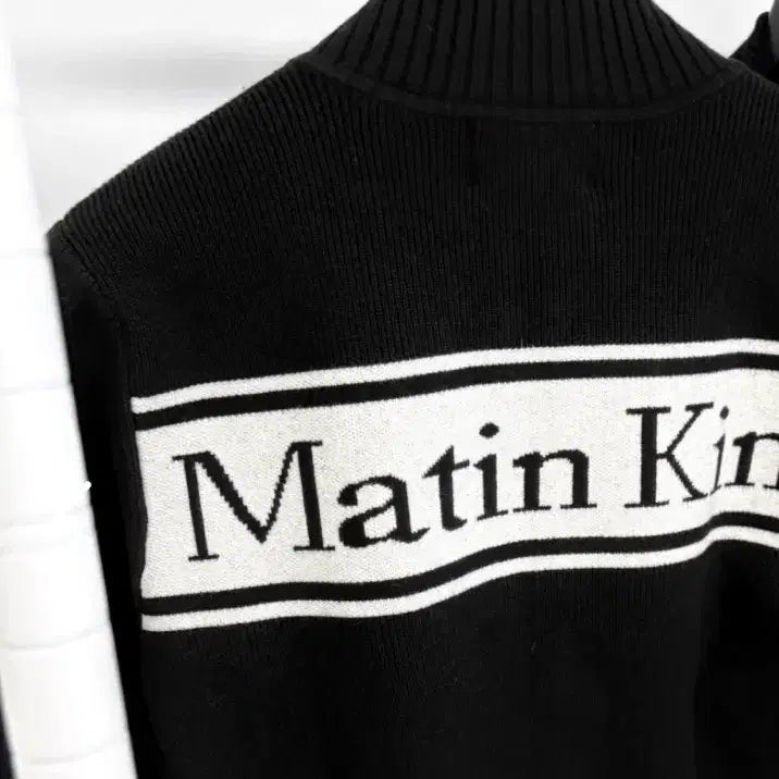 [BUNJANG] Matinkim Striped Cardigan / 마뗑킴 스트라이프 가디건