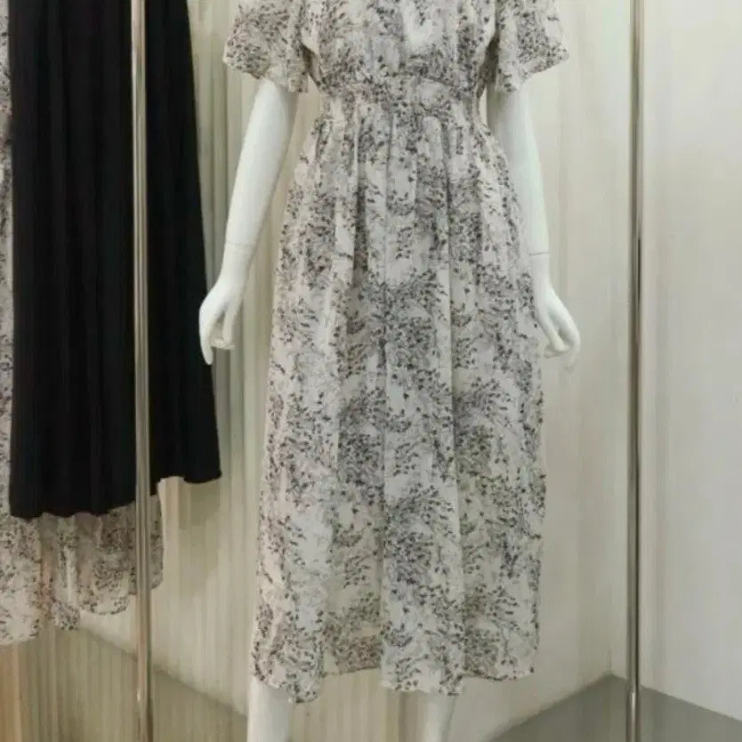 [BUNJANG] Ozoc Flower Pattern Long Dress / 오조크 플라워 패턴 롱 원피스