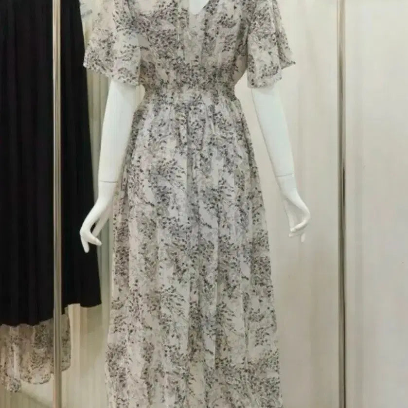 [BUNJANG] Ozoc Flower Pattern Long Dress / 오조크 플라워 패턴 롱 원피스