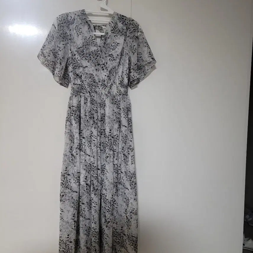 [BUNJANG] Ozoc Flower Pattern Long Dress / 오조크 플라워 패턴 롱 원피스