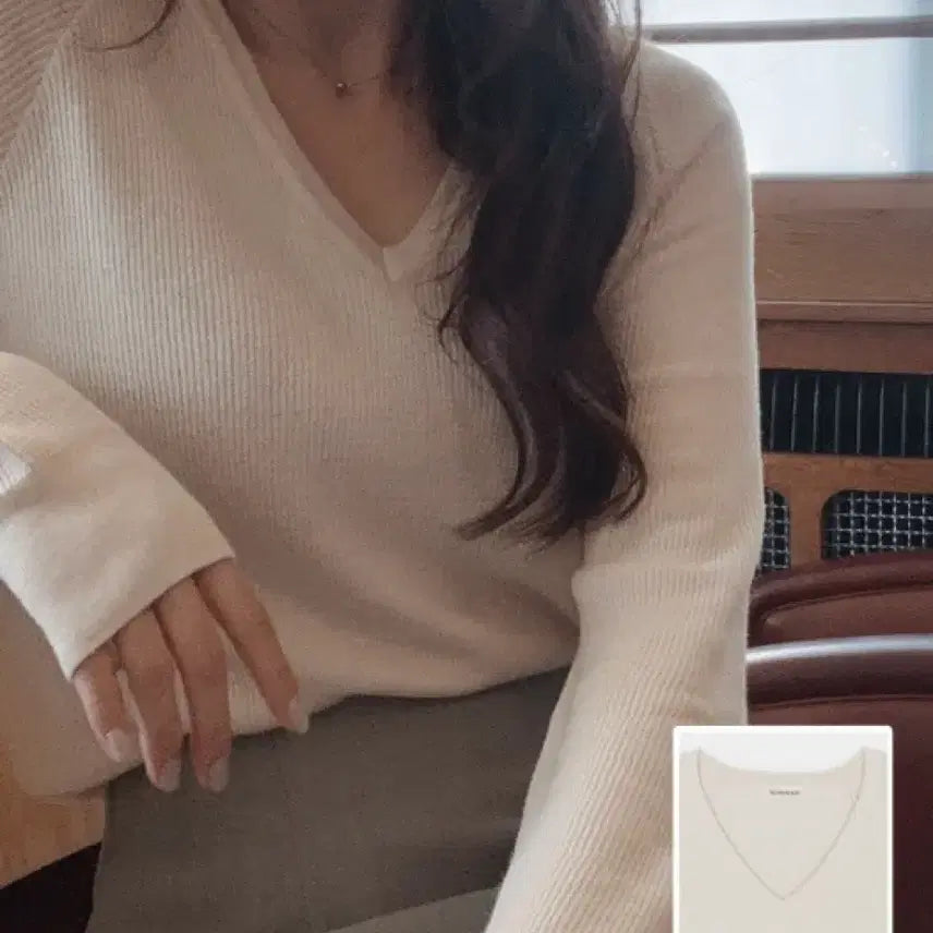 [BUNJANG] Slowand Made Premium Silk Tencel Knit V-Neck Cream / (미착용) 슬로우앤드 made. 여리핏 프리미엄 실켓텐셀니트 크림색상