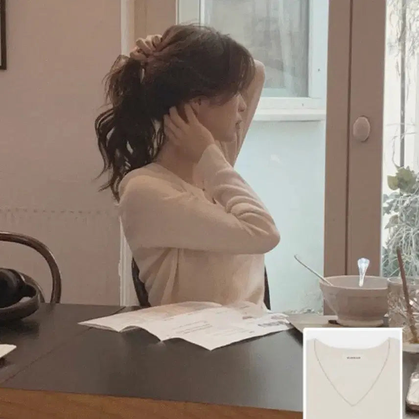 [BUNJANG] Slowand Made Premium Silk Tencel Knit V-Neck Cream / (미착용) 슬로우앤드 made. 여리핏 프리미엄 실켓텐셀니트 크림색상