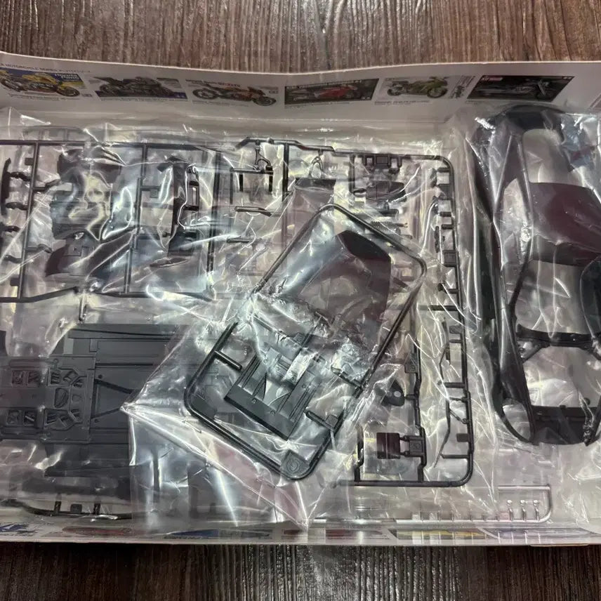 [BUNJANG] Tamiya 1/24 Aston Martin DBS / 타미야 1/24 애스턴마틴 DBS