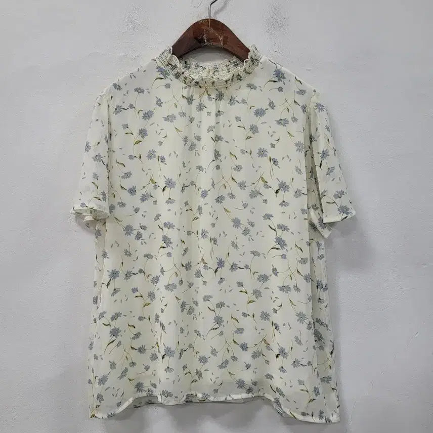 [BUNJANG] Grove Floral Pattern Shirring Blouse / grove 플라워 패턴 셔링 블라우스