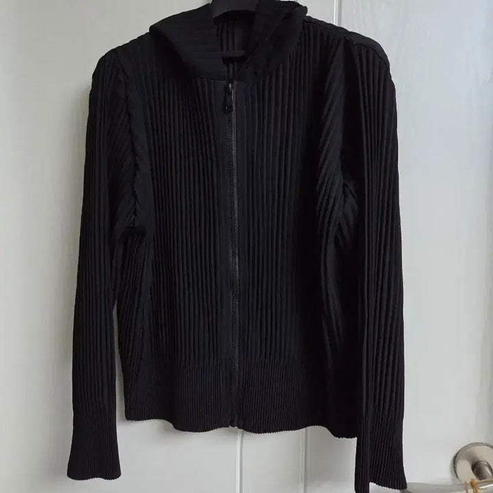 [BUNJANG] Pleats Me La Pleats Pleats Hooded Zip-Up Black / 플리츠미 라플리 플리츠 후드 집업 블랙