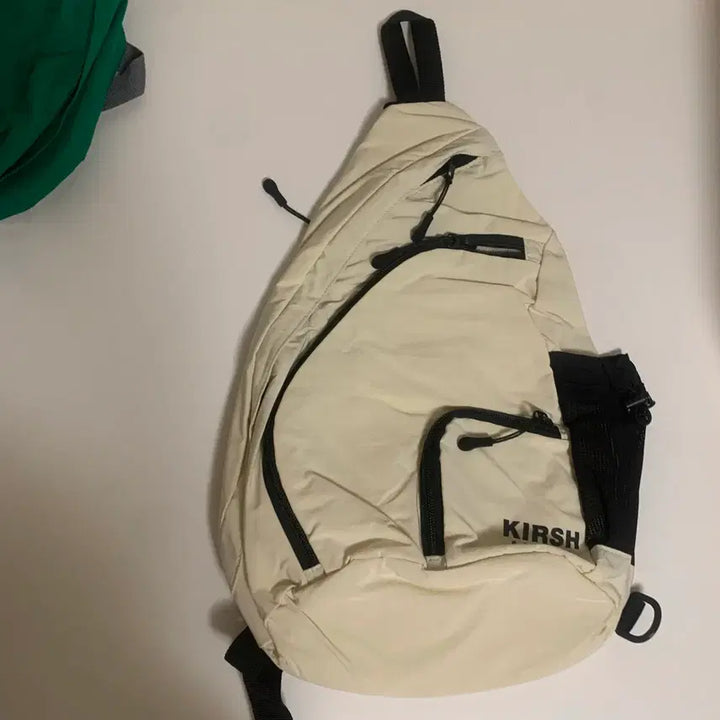 [BUNJANG] Kirsh Sling Bag / 키르시 슬링백 무료배송팝니다
