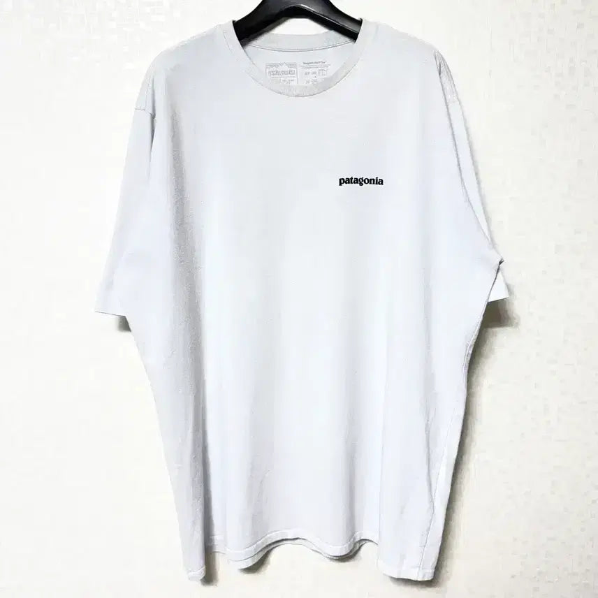 [BUNJANG] Patagonia Big Logo T-Shirt Oversized Light Grey XL / [XL,105]파타고니아 빅로고 반팔티 오버핏 라이트그레이