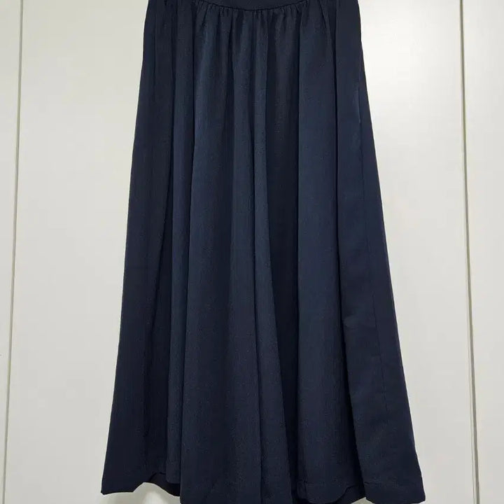 [BUNJANG] G-Cut Navy Pleated Culottes Skirt Pants (Size 55) / (새상품) 지컷(g-cut) 치마바지 (55)