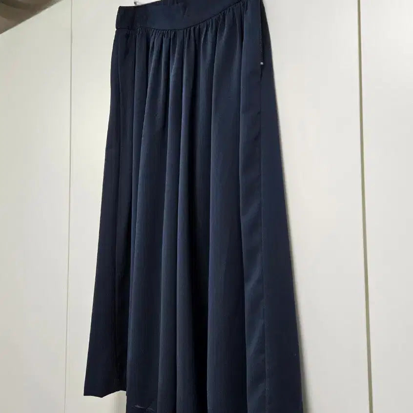 [BUNJANG] G-Cut Navy Pleated Culottes Skirt Pants (Size 55) / (새상품) 지컷(g-cut) 치마바지 (55)