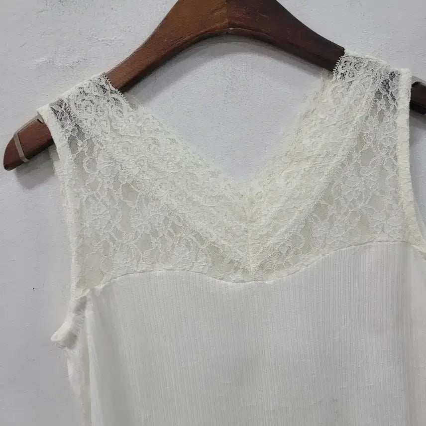 [BUNJANG] Ray Cassin Lace Sleeveless Blouse White Free Size / Ray cassin 레이스 흰색 나시 슬리브리스