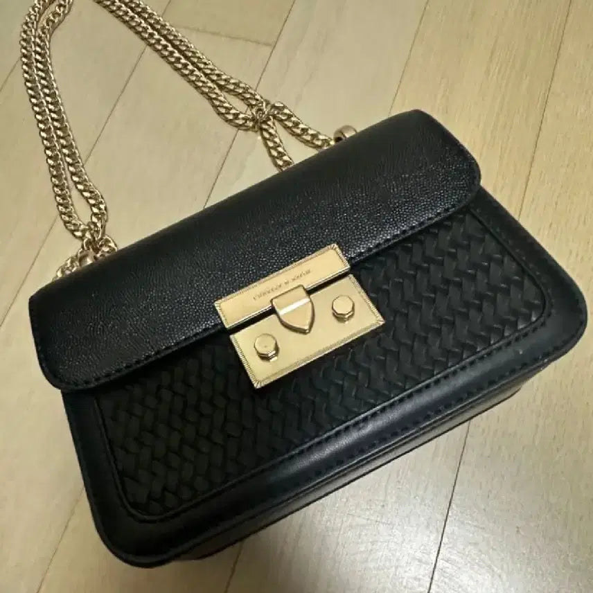 [BUNJANG] Charles &amp; Keith Chain Bag / 찰스앤키스 체인백