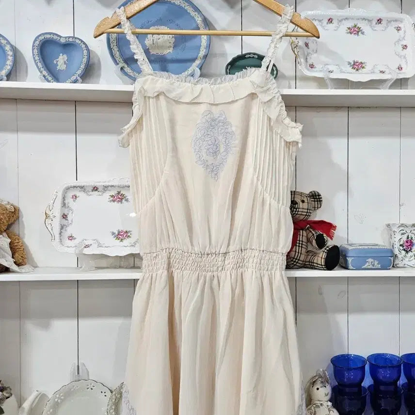 [BUNJANG] MERCURYDUO Embroidered Frill Dress / (MERCURYDUO) 로맨틱 자수 프릴 원피스