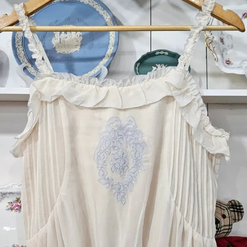 [BUNJANG] MERCURYDUO Embroidered Frill Dress / (MERCURYDUO) 로맨틱 자수 프릴 원피스