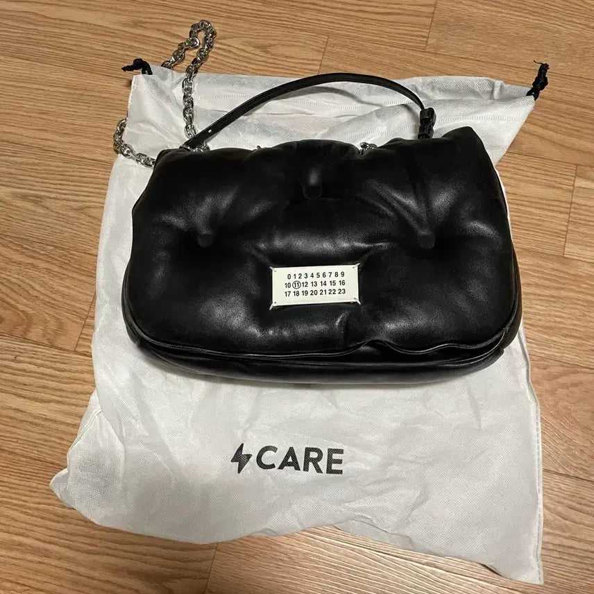 [BUNJANG] Maison Margiela Glam Slam Medium Shoulder Bag / 메종 마르지엘라 글램 슬램 미디움 숄더백