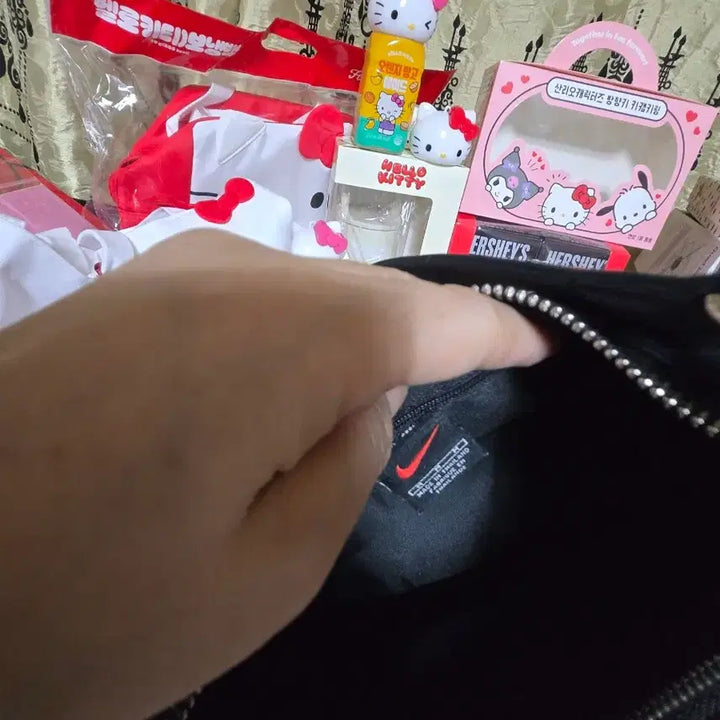 [BUNJANG] Nike Swoosh Black Shoulder Bag Upcycled Custom / 나이키 스우시 블랙 숄더백 업사이클링 커스텀