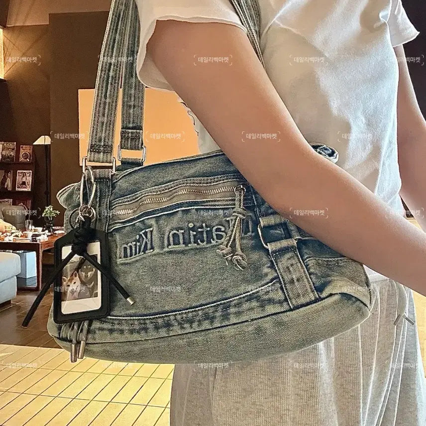 [BUNJANG] Matinkim Washed Denim Square Bag Light Blue / 마뗑킴 matin Kim 워싱 데님 스퀘어백 라이트 블루