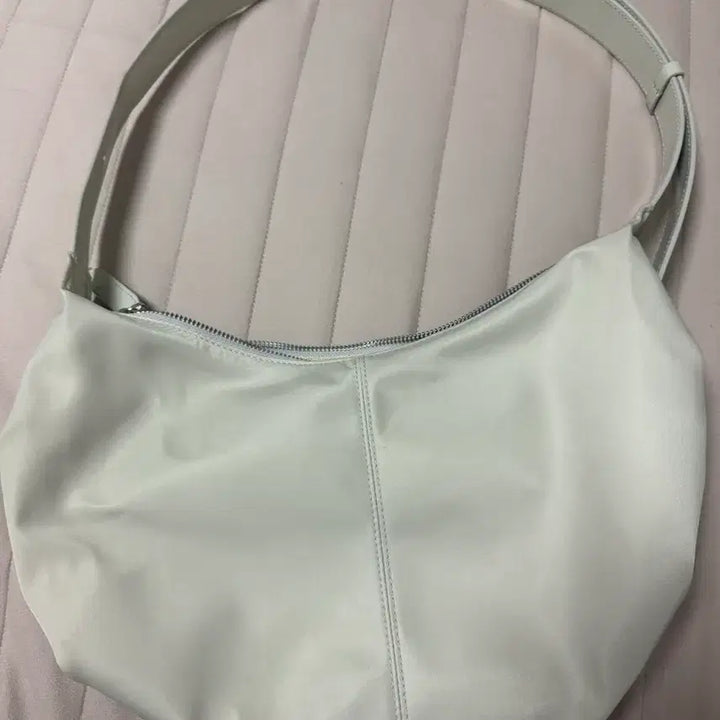 [BUNJANG] NotingWritten Nylon Hobo Bag Salt / 낫띵리튼 나일론 호보백 솔트