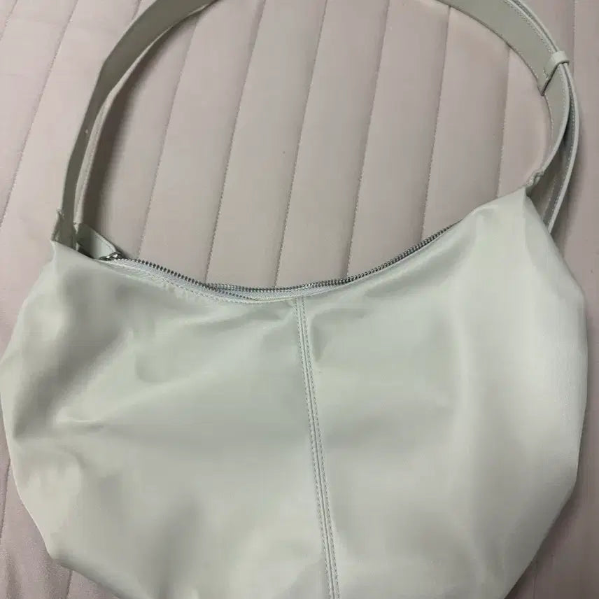 [BUNJANG] NotingWritten Nylon Hobo Bag Salt / 낫띵리튼 나일론 호보백 솔트