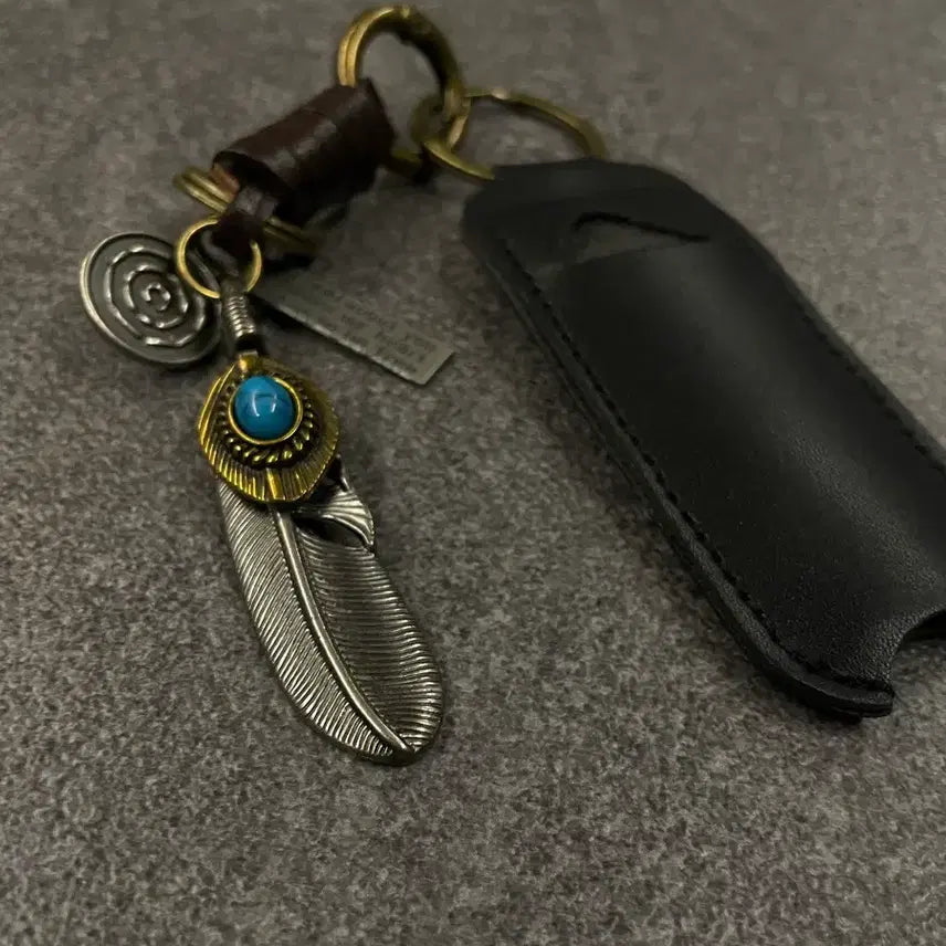 [BUNJANG] Feather Lip Balm Holder Keychain / 립밤 케이스 키링
