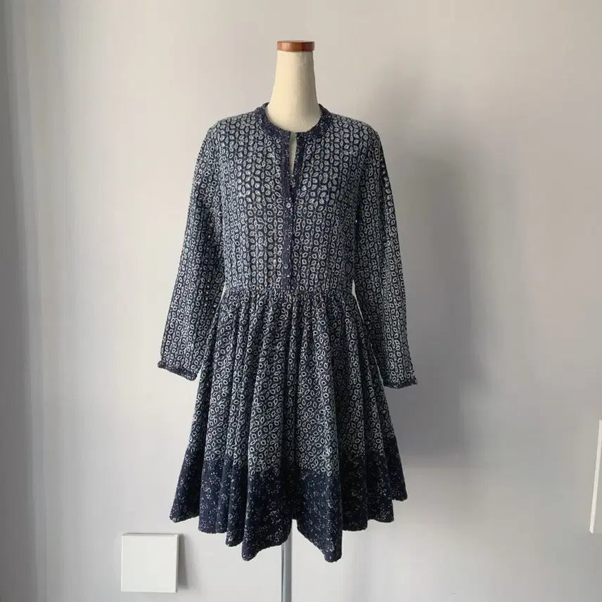 [BUNJANG] Maje Eyelet Midi Dress Navy / 마쥬 아일렛 원피스 네이비 3사이즈