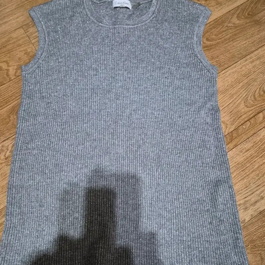 [BUNJANG] Calvin Klein Sleeveless Knit Top / 캘빈클라인 민소매 니트 탑