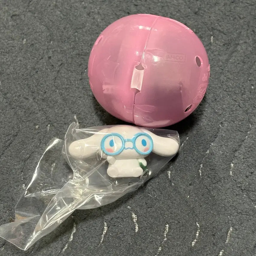 [BUNJANG] Bandai Sanrio Cinnamoroll Glasses Figure Gacha / 반다이 산리오 시나모롤 안경 피규어 가챠