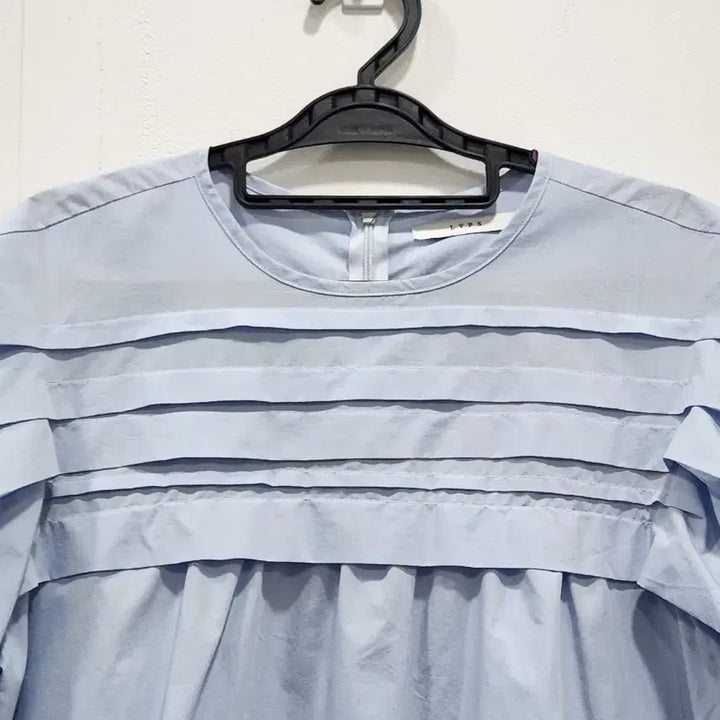 [BUNJANG] LVPS Sky Blue Pleated Short Sleeve Blouse / [F] LVPS 하늘색 플리츠 반팔 블라우스