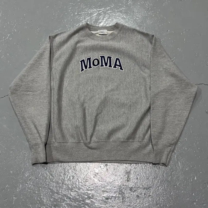 [BUNJANG] Champion x MoMA Reverse Weave Sweatshirt / 챔피온(Champion) X 모마(Moma)리버스위브 스웻셔츠