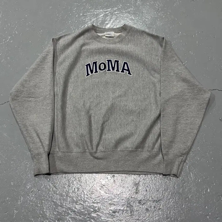 [BUNJANG] Champion x MoMA Reverse Weave Sweatshirt / 챔피온(Champion) X 모마(Moma)리버스위브 스웻셔츠